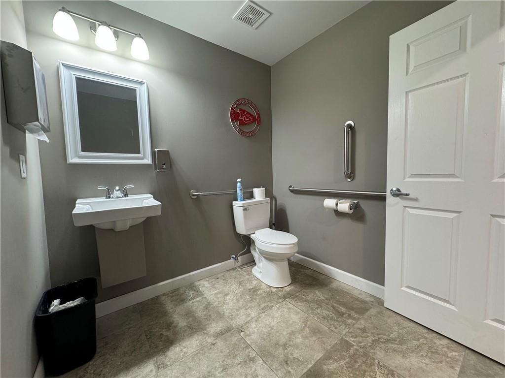 703 E Young Avenue — photo 16