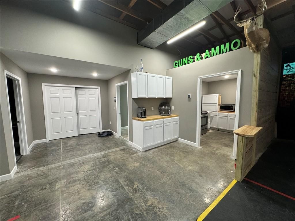 703 E Young Avenue — photo 18