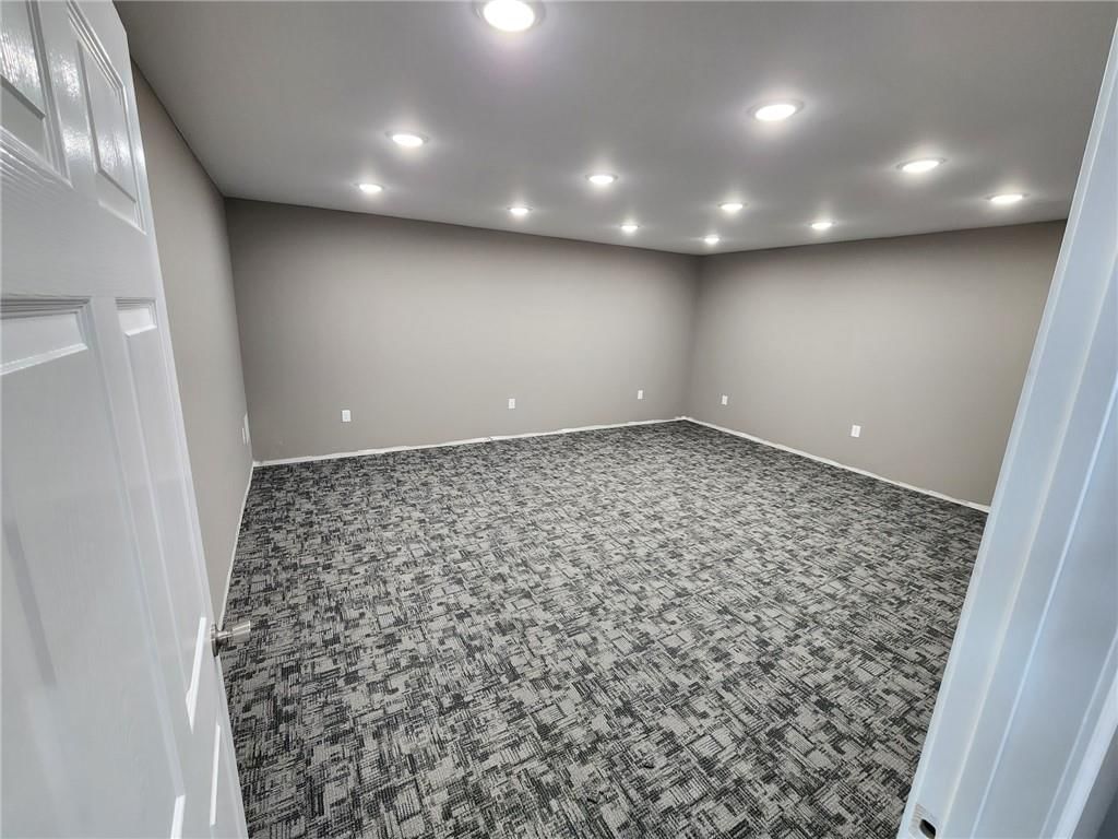703 E Young Avenue — photo 19