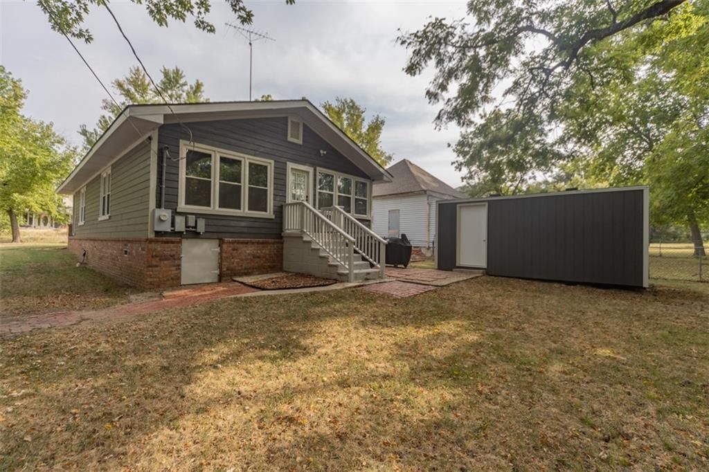 105 W Taylor Street — photo 14