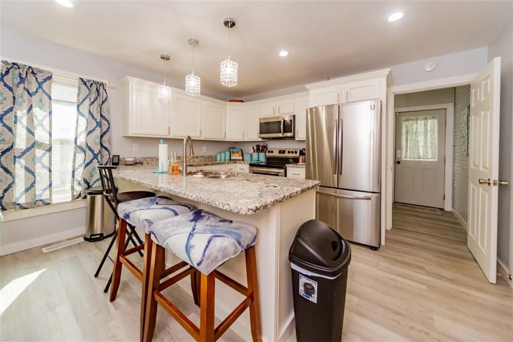 105 W Taylor Street — photo 18