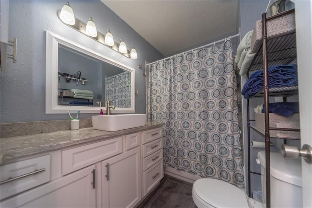 105 W Taylor Street — photo 23