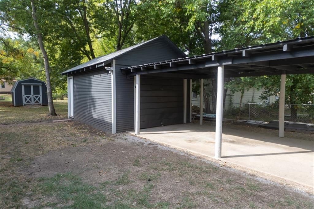 105 W Taylor Street — photo 26