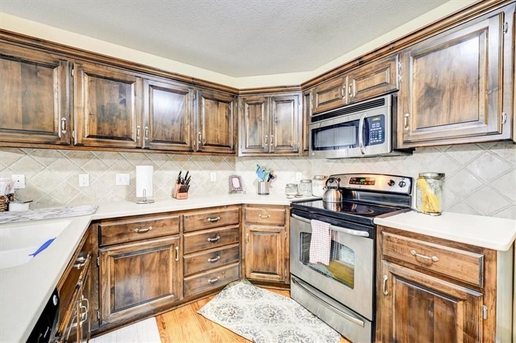 1060 Allyssa Court — photo 9