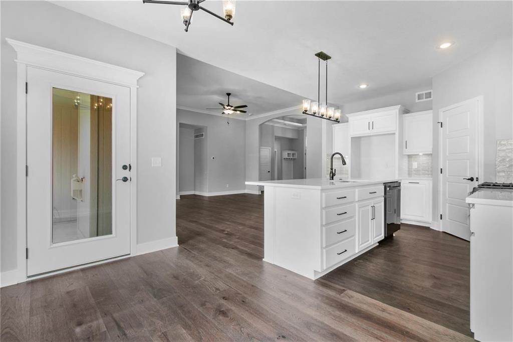 9022 N Monroe Avenue — photo 20