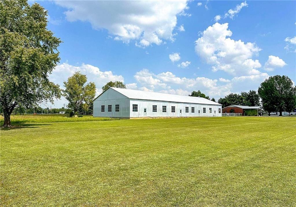 1127 E Country Road — photo 18