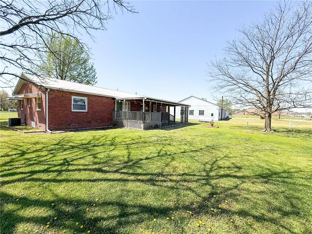 1127 E Country Road — photo 33