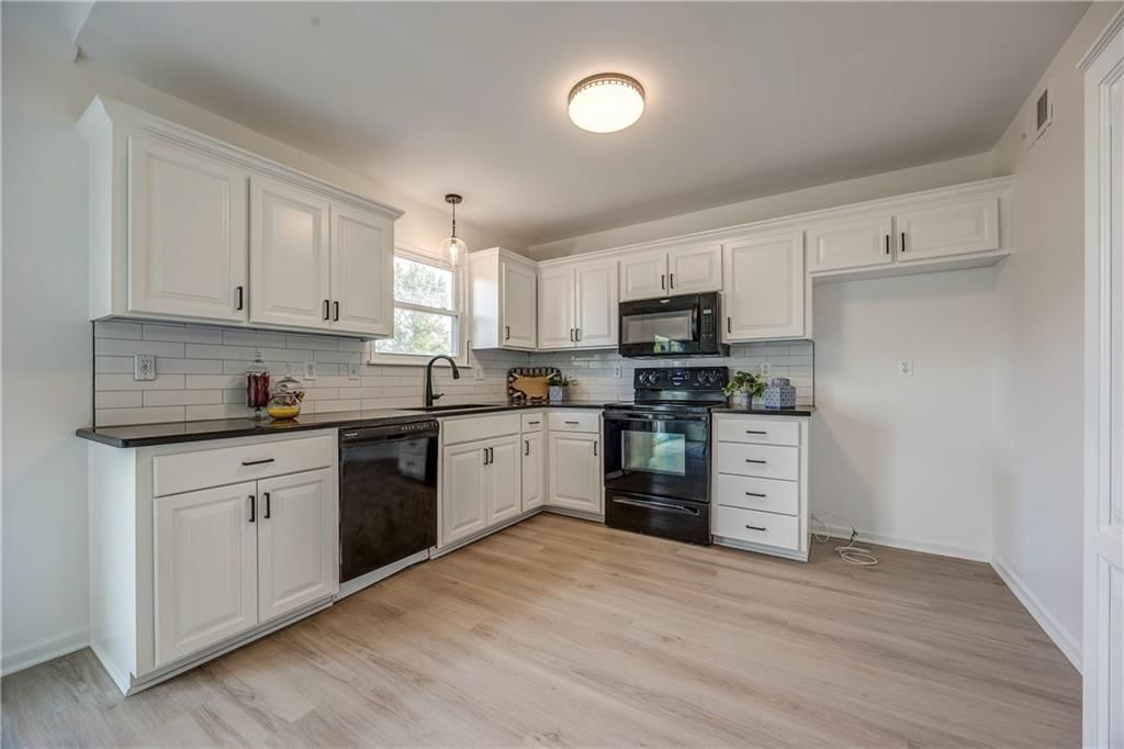 442 N Birch Street — photo 16