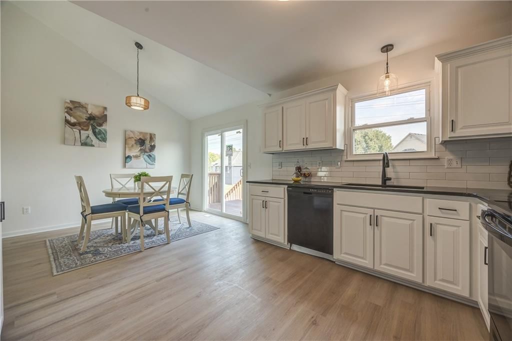 442 N Birch Street — photo 17