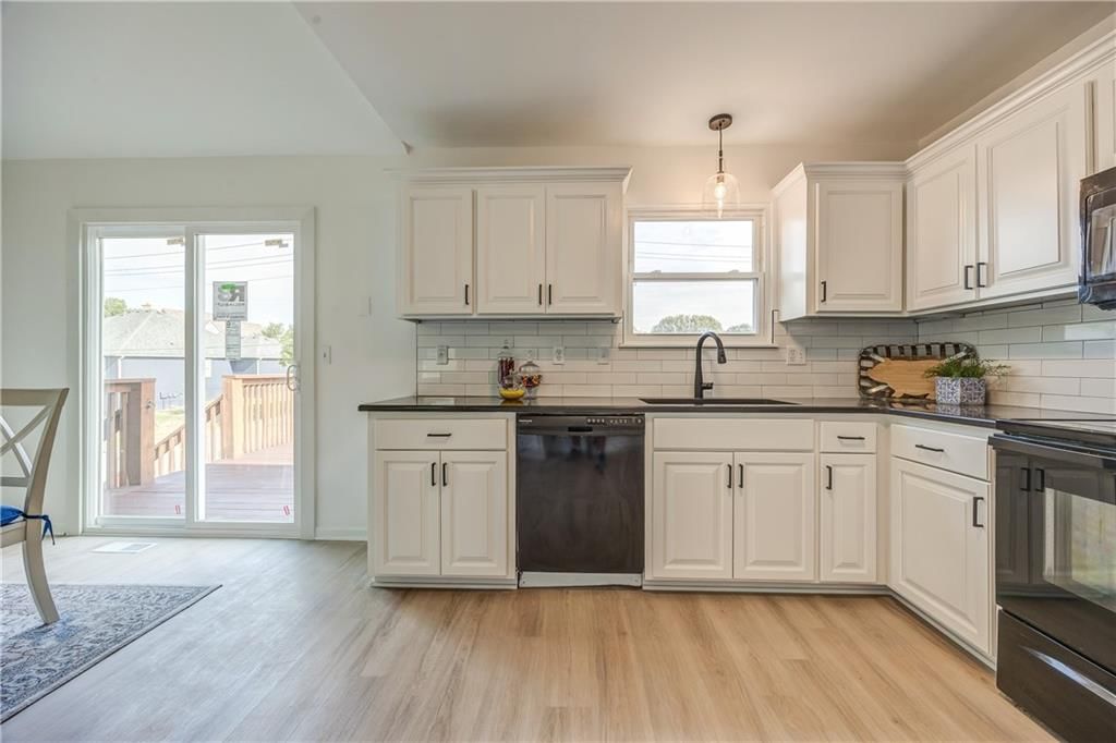 442 N Birch Street — photo 18