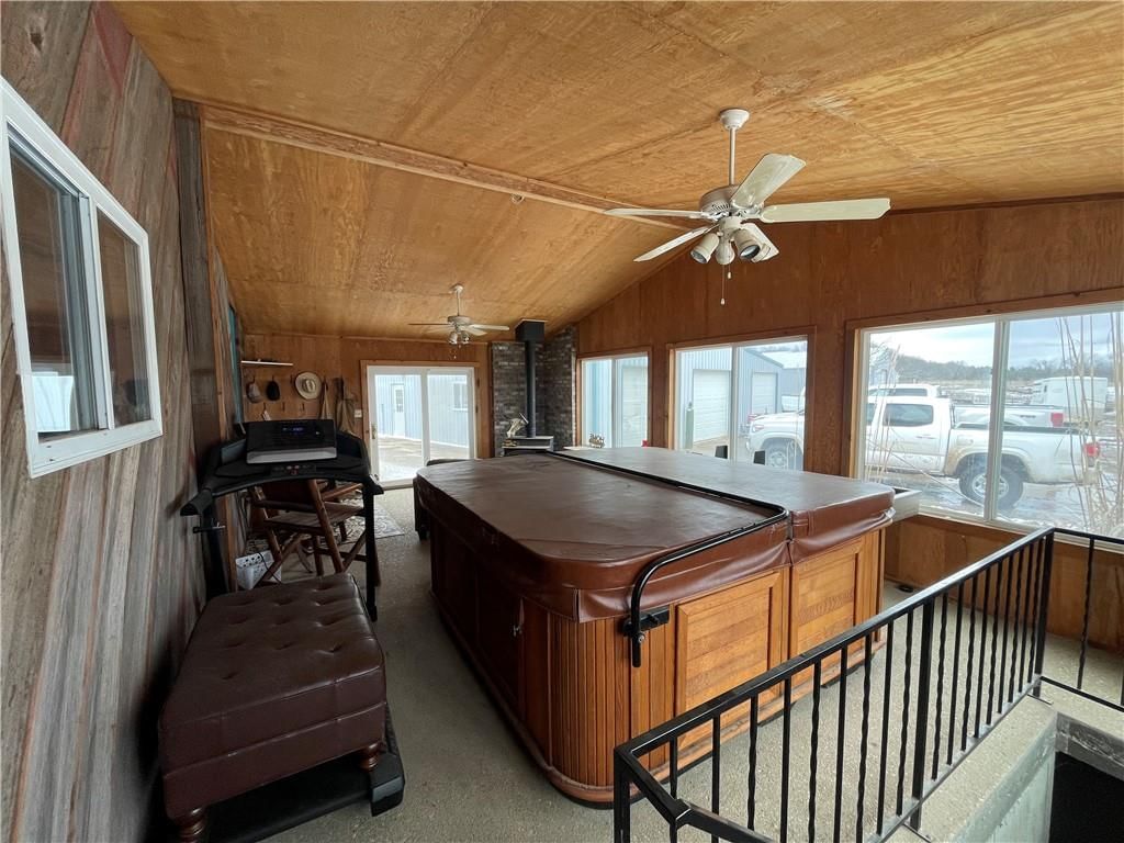 5026 Wallace Lane — photo 8