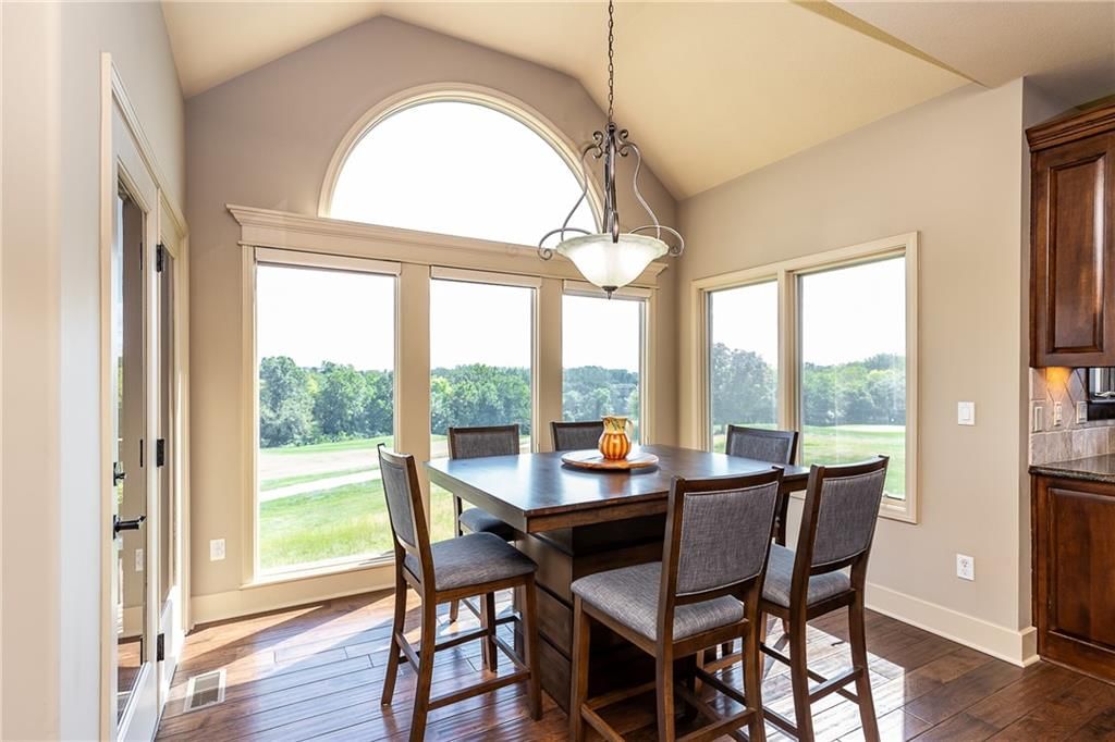 10009 Warwick Street — photo 16