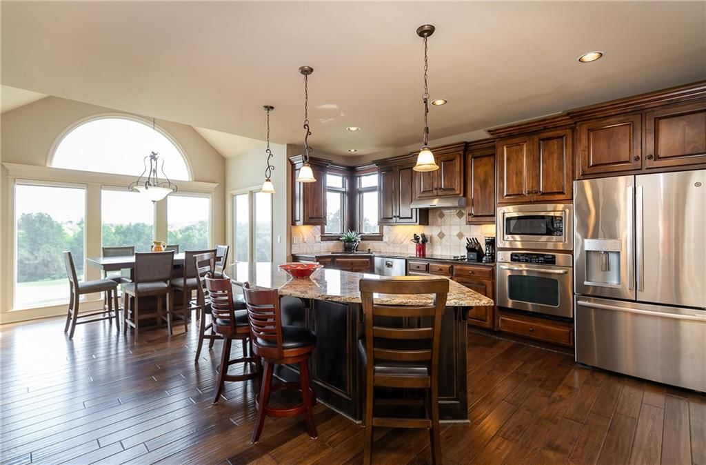 10009 Warwick Street — photo 18