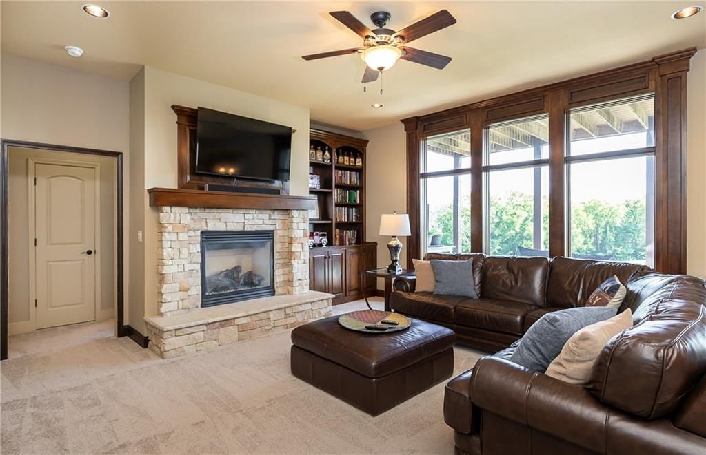 10009 Warwick Street — photo 30