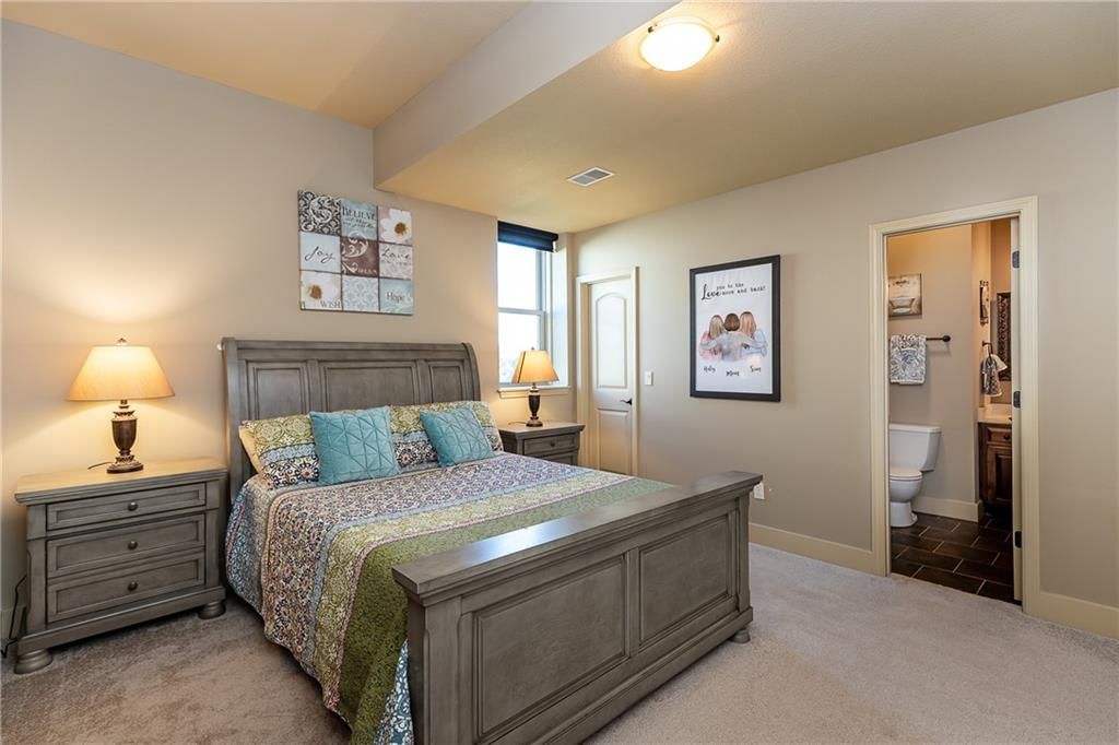 10009 Warwick Street — photo 31