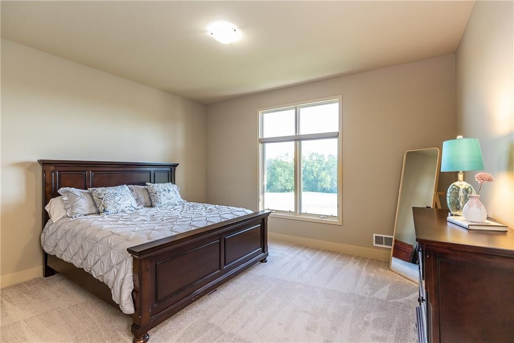 10009 Warwick Street — photo 33