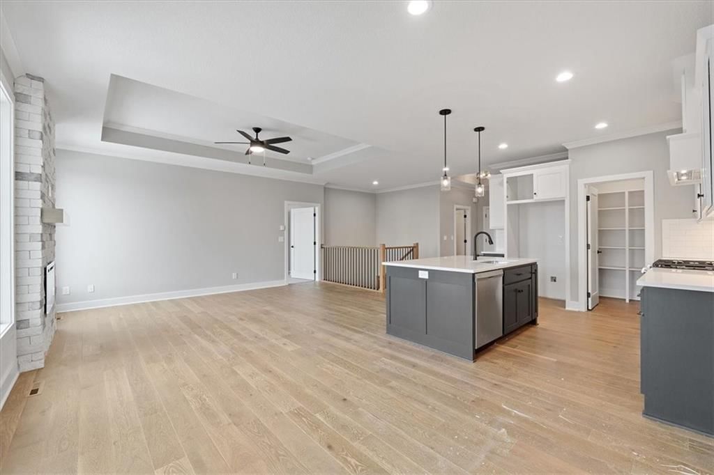 25010 W 94th Terrace — photo 9