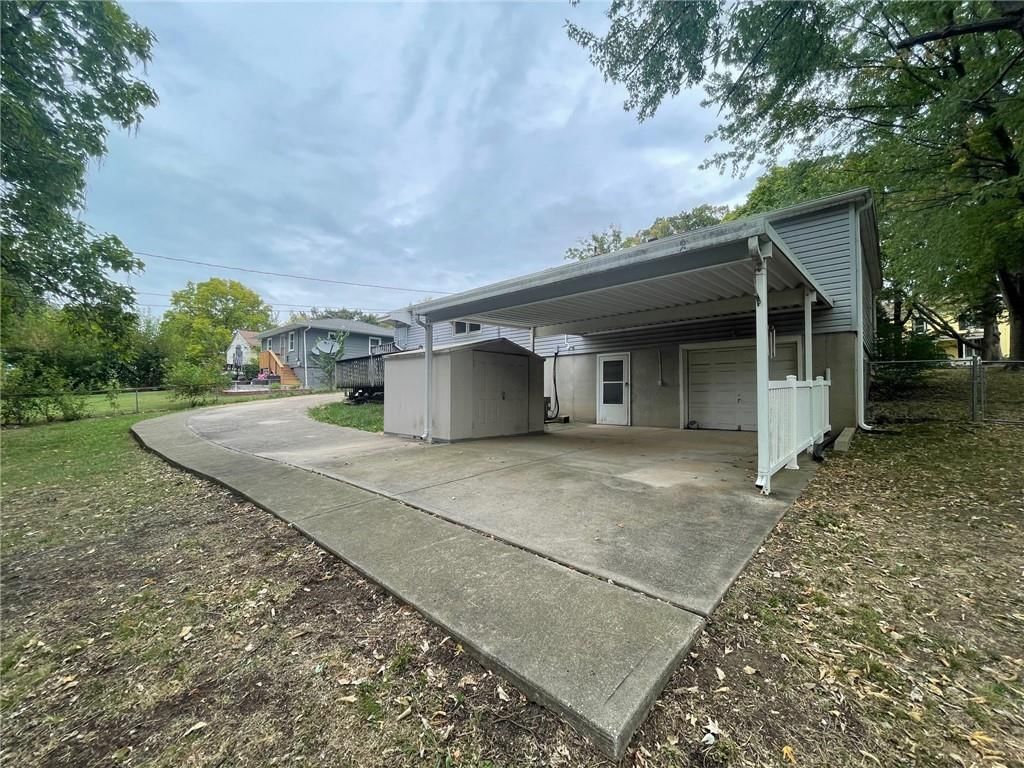 511 N Armstrong Street — photo 8