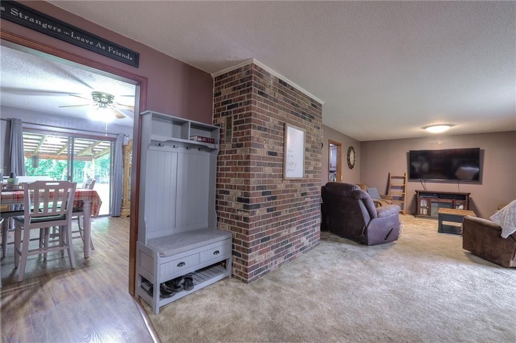 402 E Meadowlark Drive — photo 14