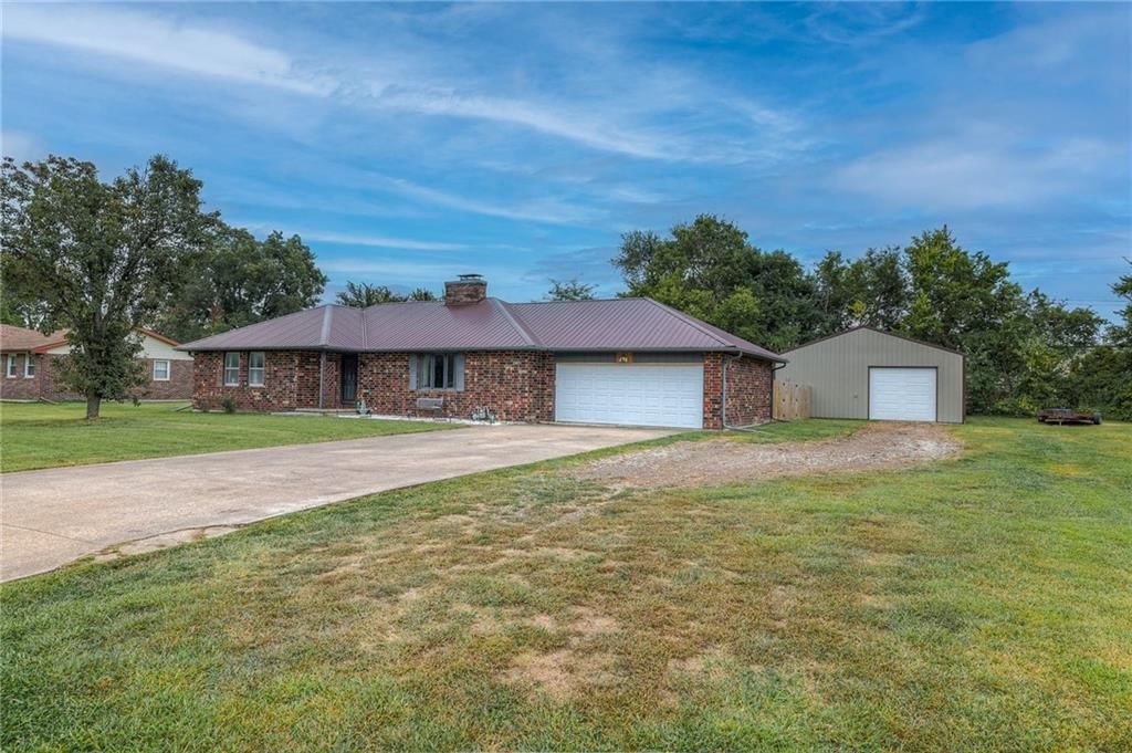 402 E Meadowlark Drive — photo 3