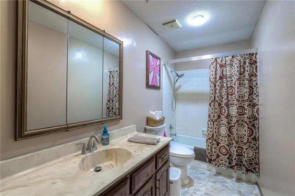 402 E Meadowlark Drive — photo 28