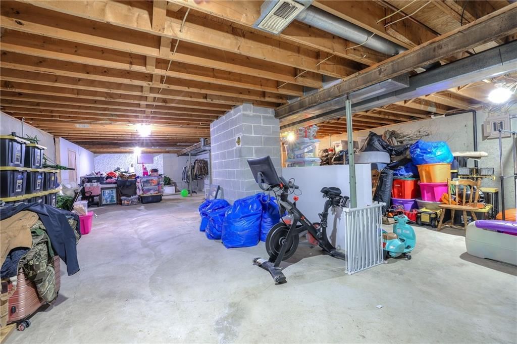 402 E Meadowlark Drive — photo 35