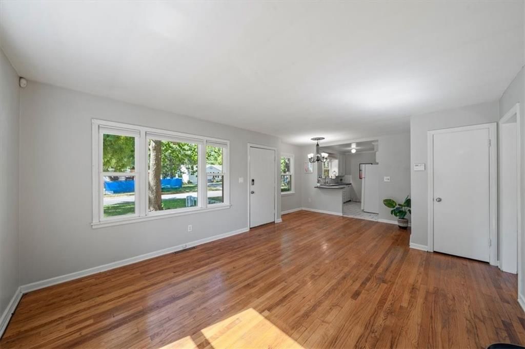 7601 Windsor Drive — photo 4