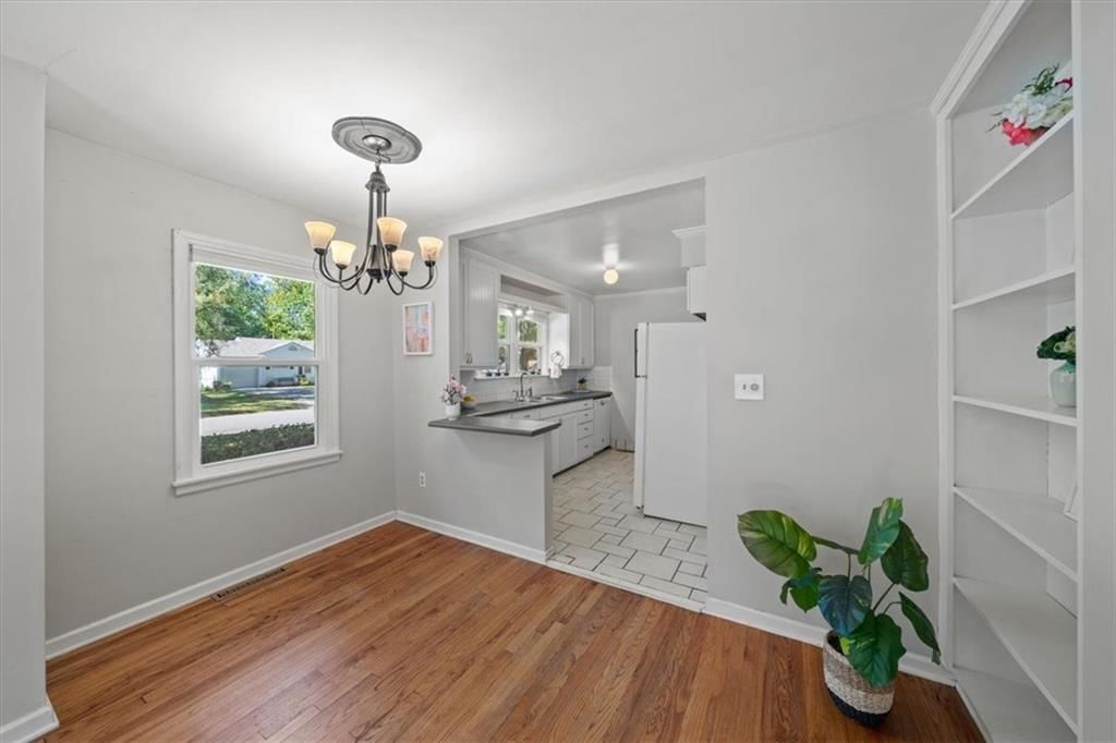7601 Windsor Drive — photo 5