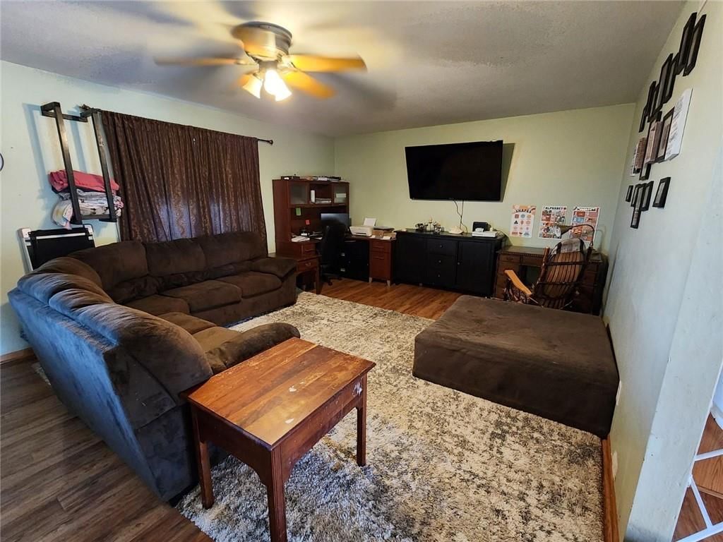18701 W 210th Street — photo 2