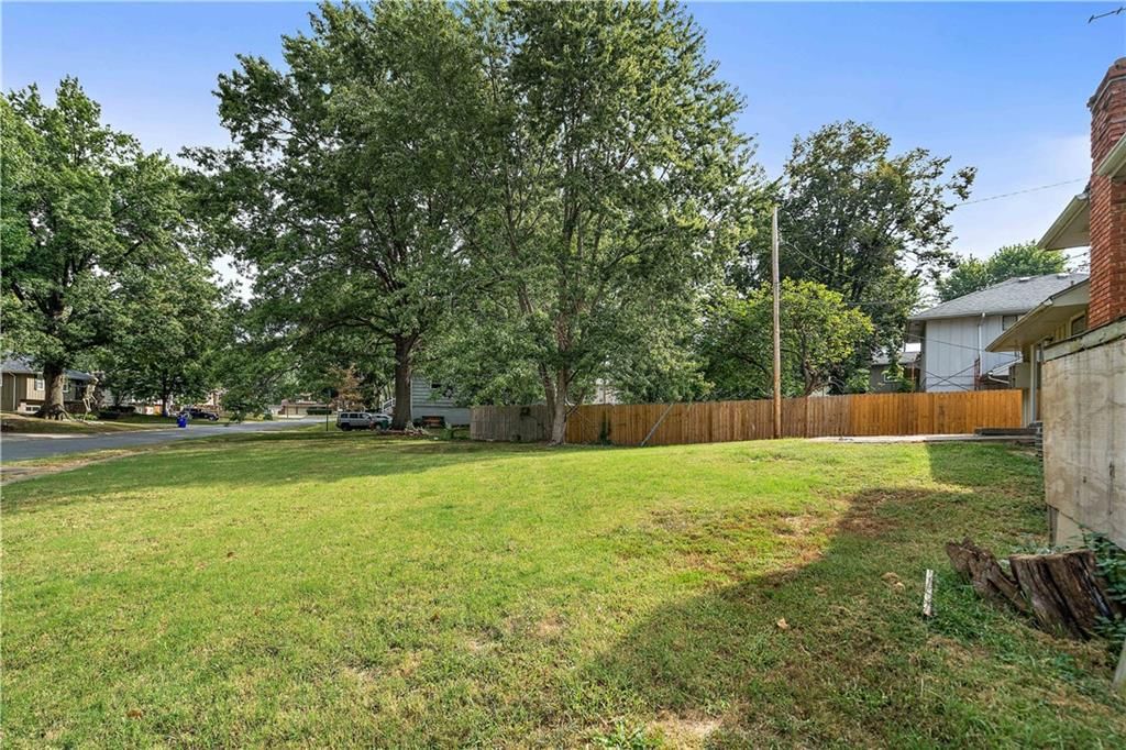 1816 SW 3rd Street — photo 27