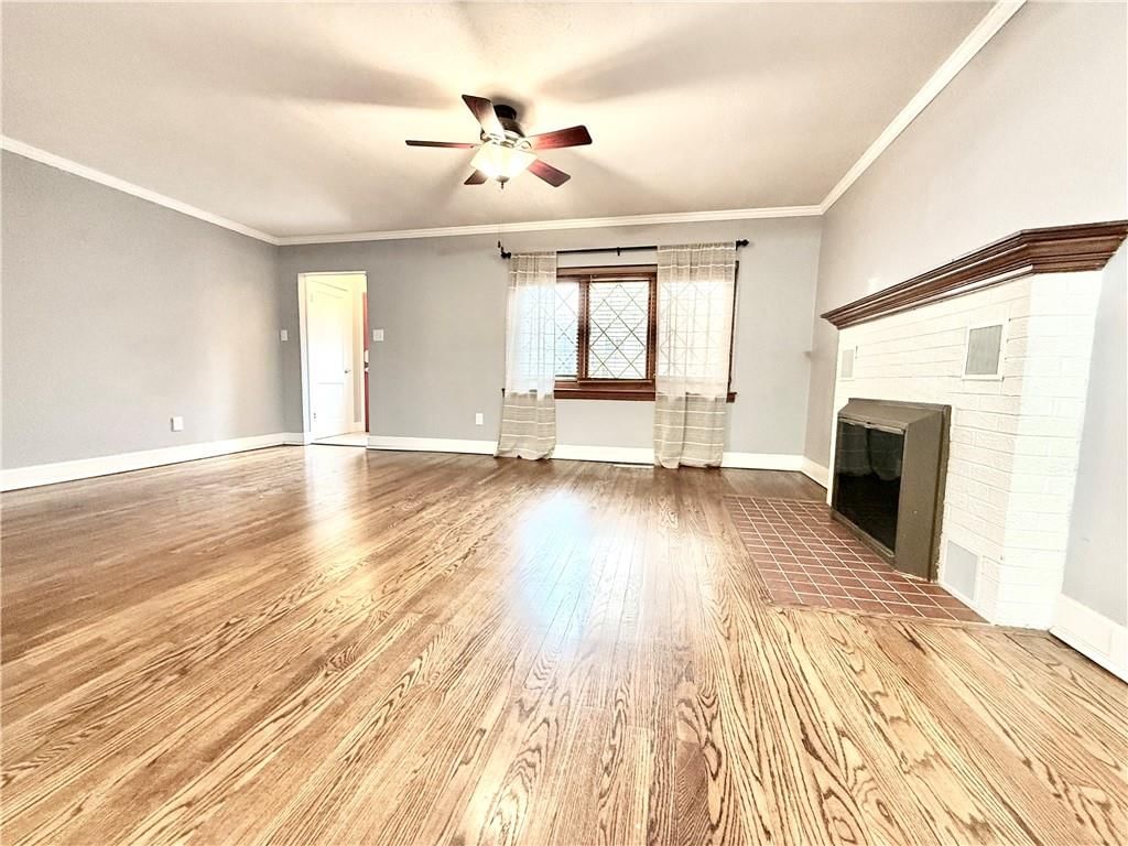 201 S WALNUT Street — photo 7