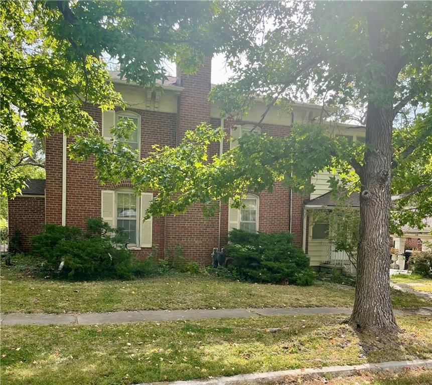 302 E Grand Street — photo 3