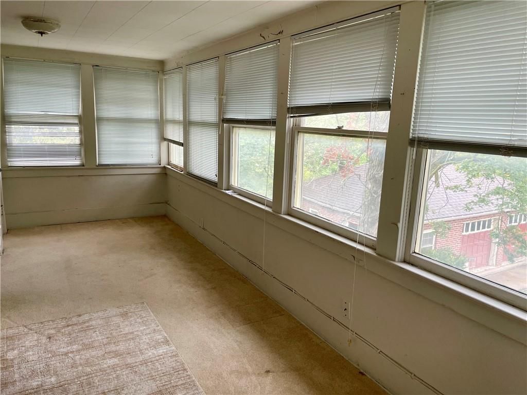 302 E Grand Street — photo 21