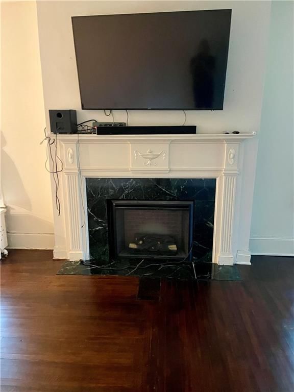 302 E Grand Street — photo 7