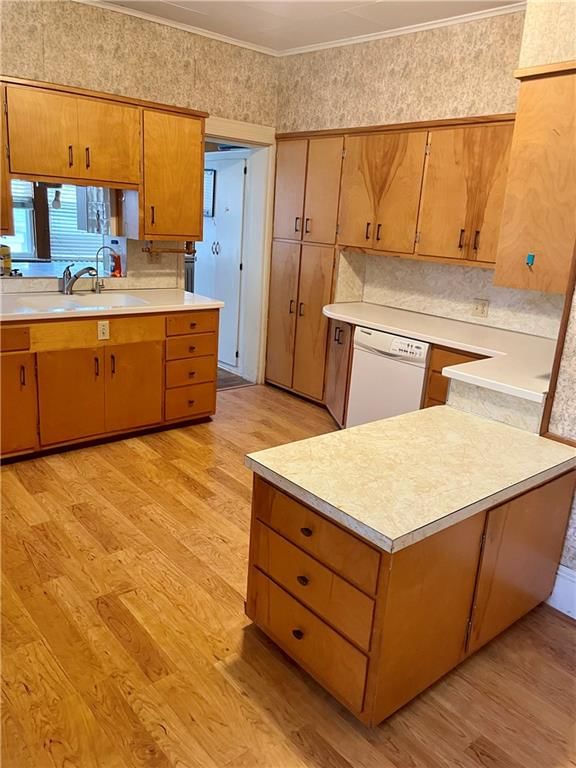 302 E Grand Street — photo 10