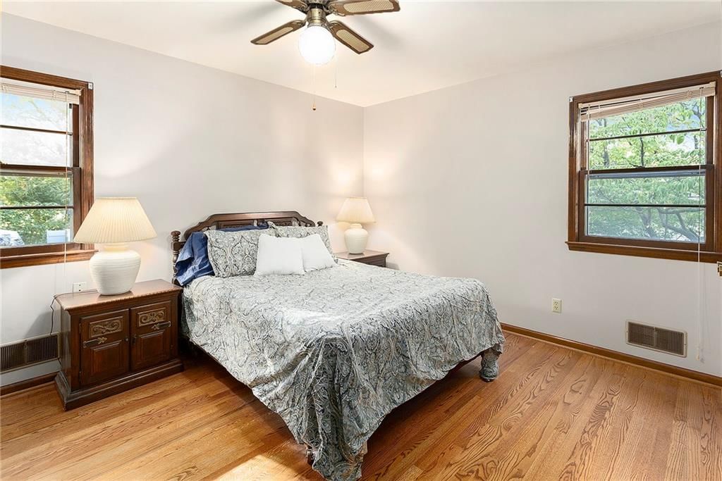 5630 Newton Avenue — photo 11