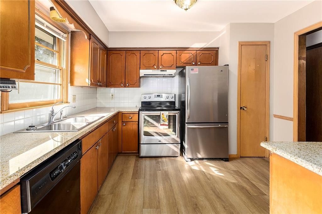 5630 Newton Avenue — photo 9