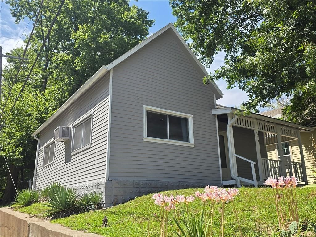 613 N 10th Street — photo 2