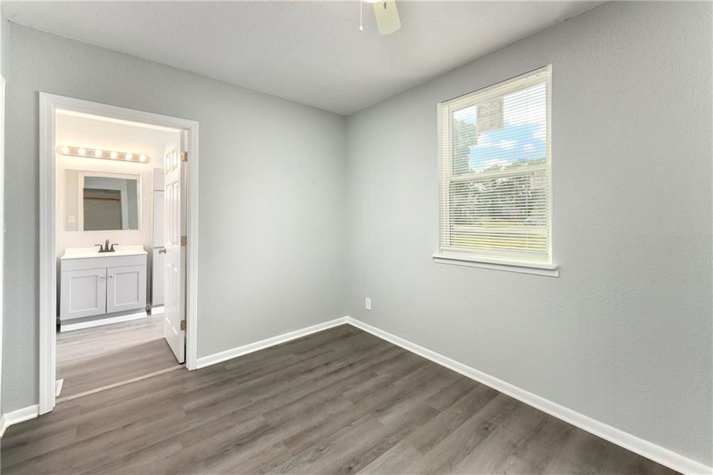 830 Splitlog Avenue — photo 11