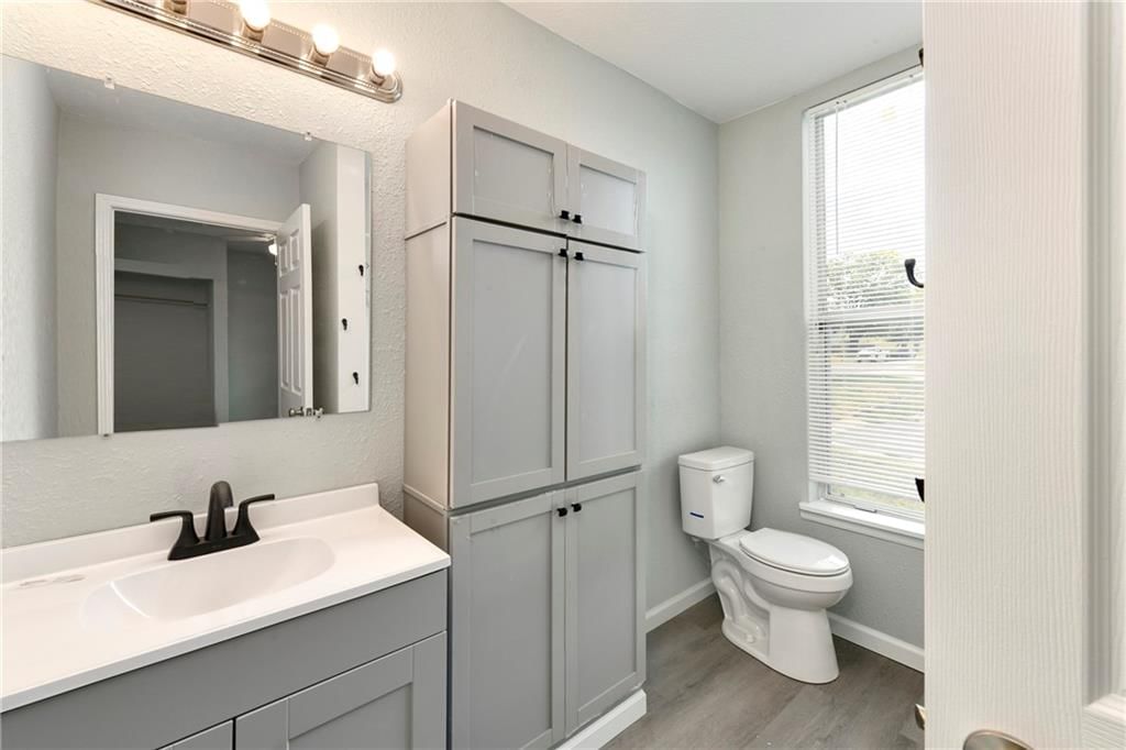 830 Splitlog Avenue — photo 12