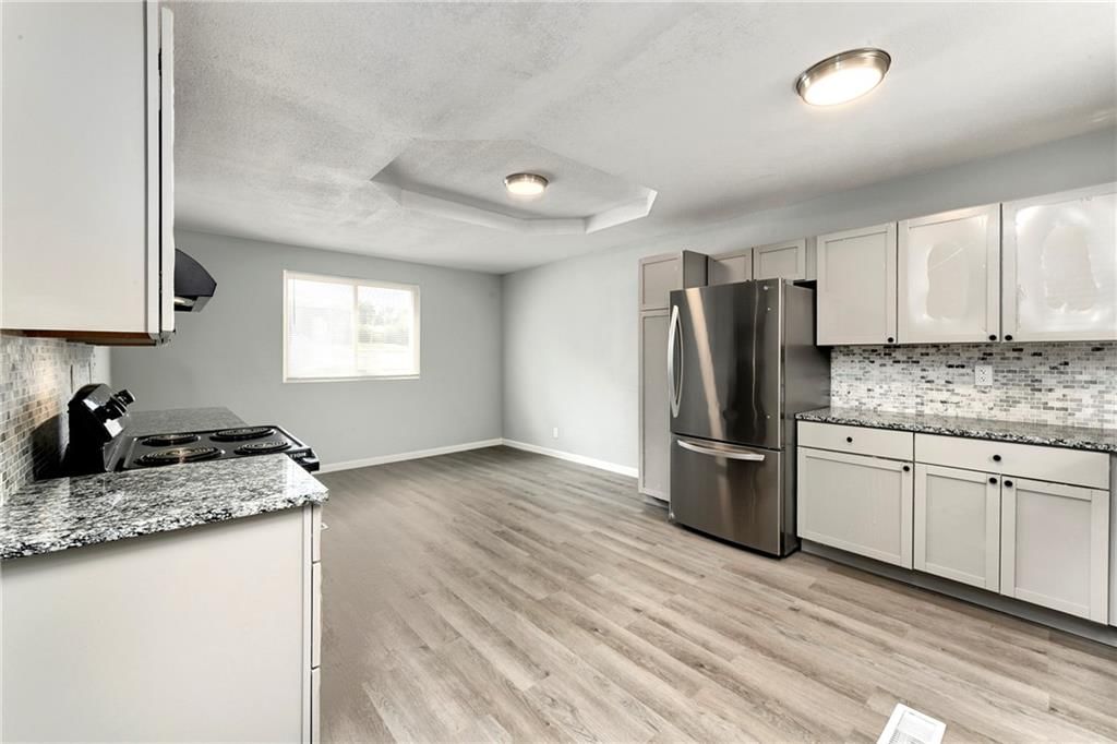 830 Splitlog Avenue — photo 13