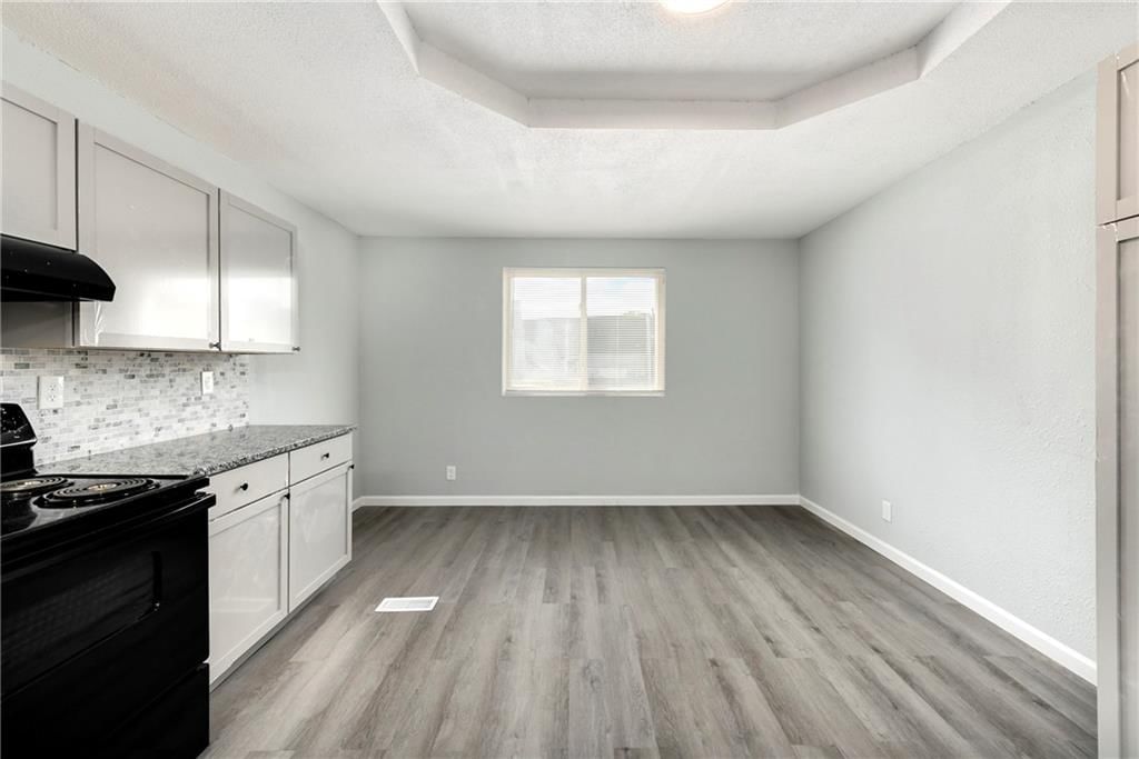 830 Splitlog Avenue — photo 18