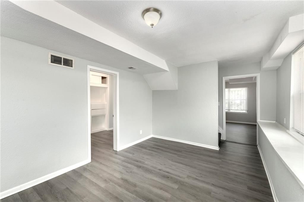 830 Splitlog Avenue — photo 23