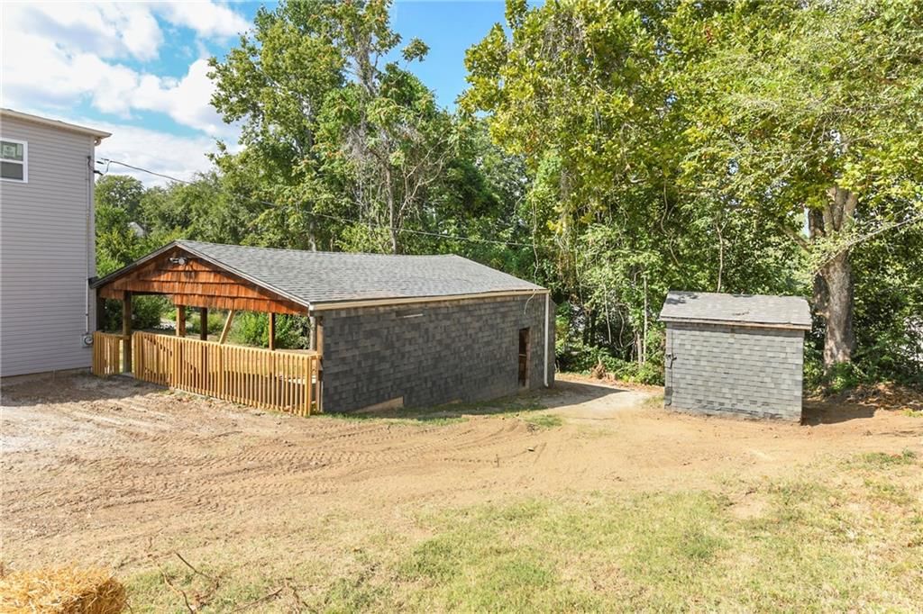 830 Splitlog Avenue — photo 33