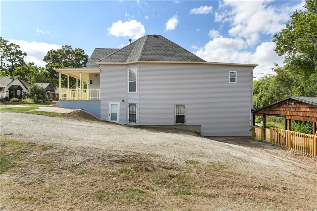 830 Splitlog Avenue — photo 34