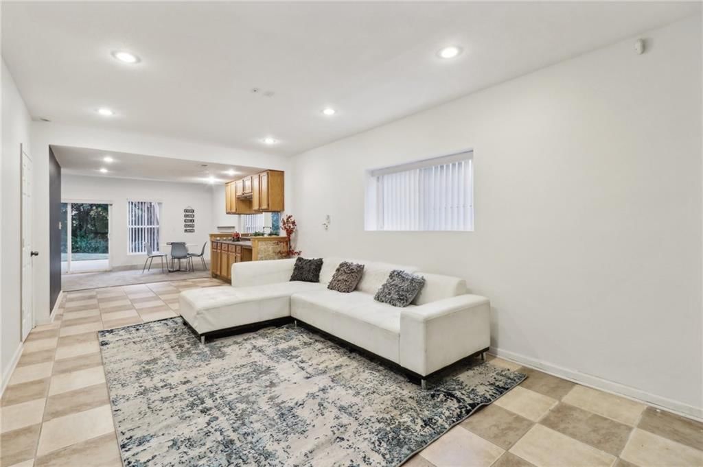 14304 Robinson Street — photo 34