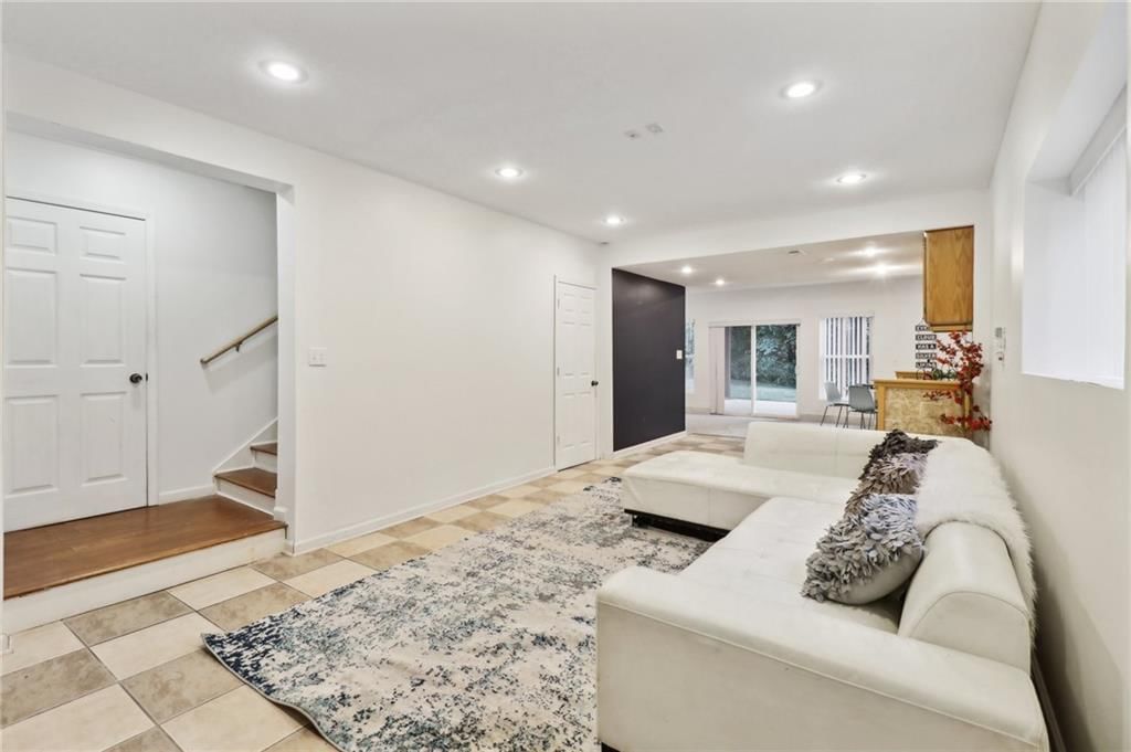 14304 Robinson Street — photo 35