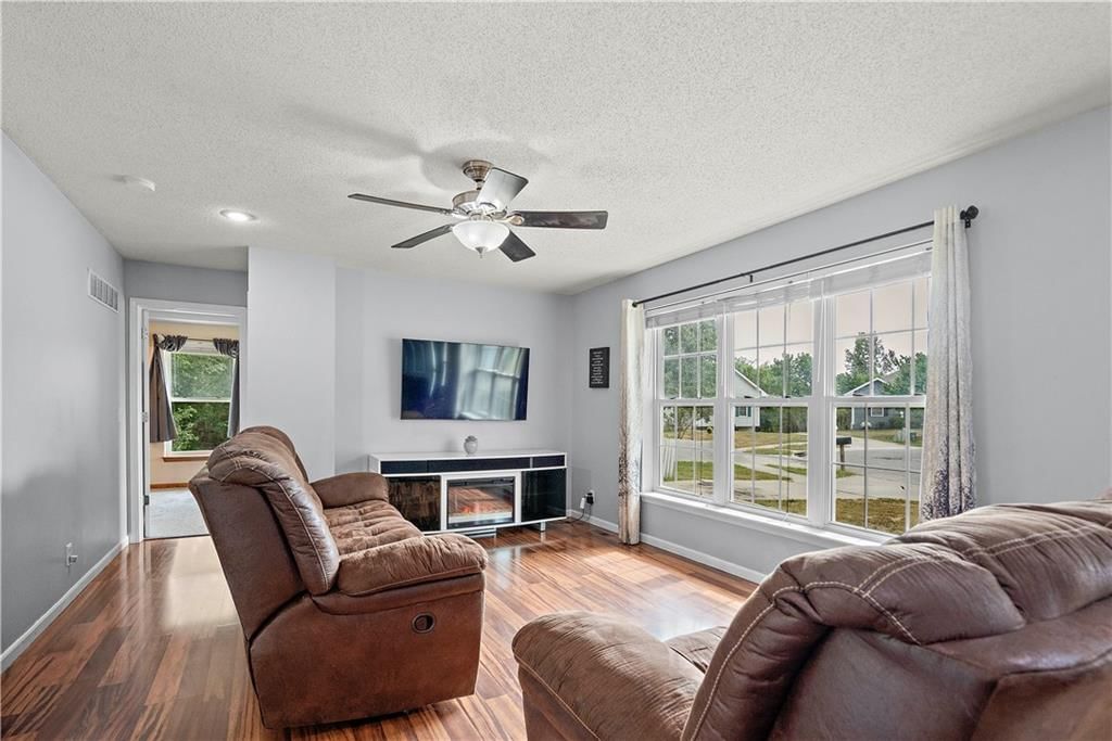 412 Brookside Circle — photo 3