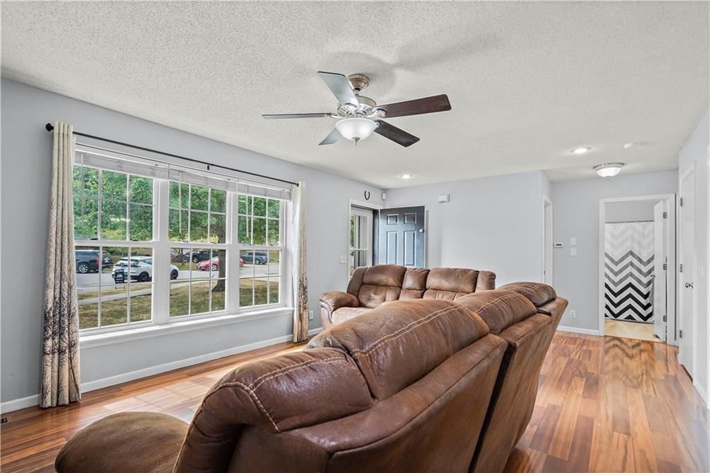 412 Brookside Circle — photo 4