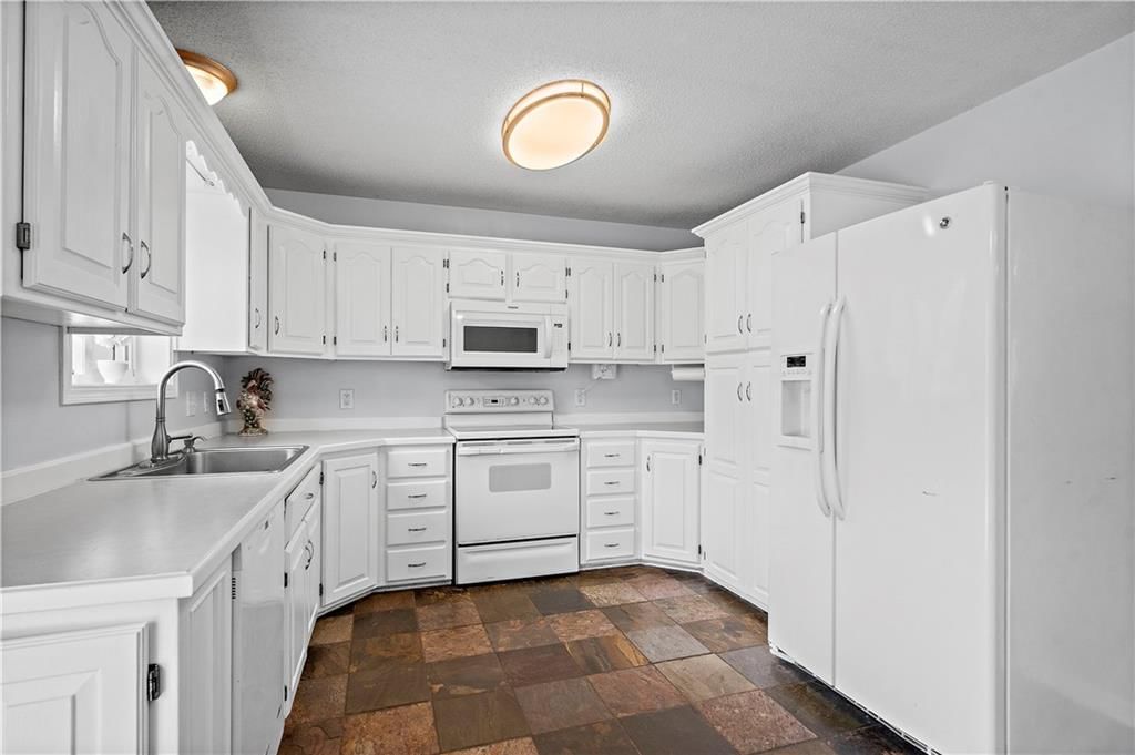 412 Brookside Circle — photo 8